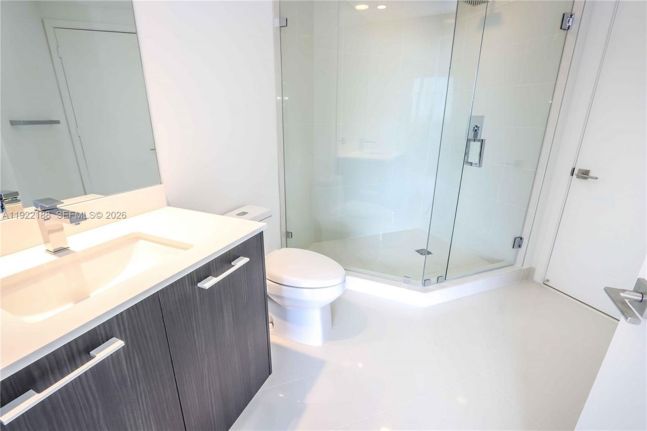 45 SW 9th St, Unit 2201, Miami, FL 33130 Photo