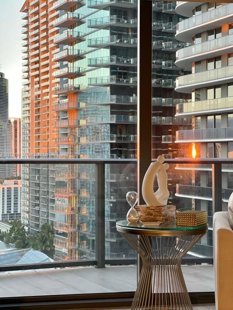 45 SW 9th St, Unit 2201, Miami, FL 33130 Photo