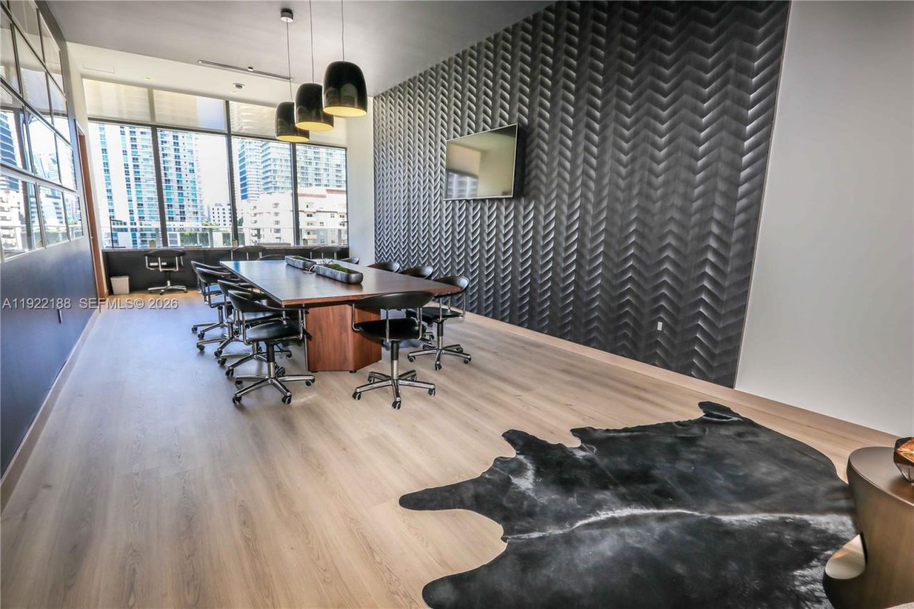 45 SW 9th St, Unit 2201, Miami, FL 33130 Photo