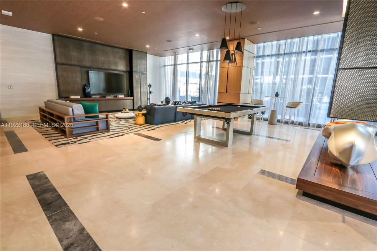 45 SW 9th St, Unit 2201, Miami, FL 33130 Photo