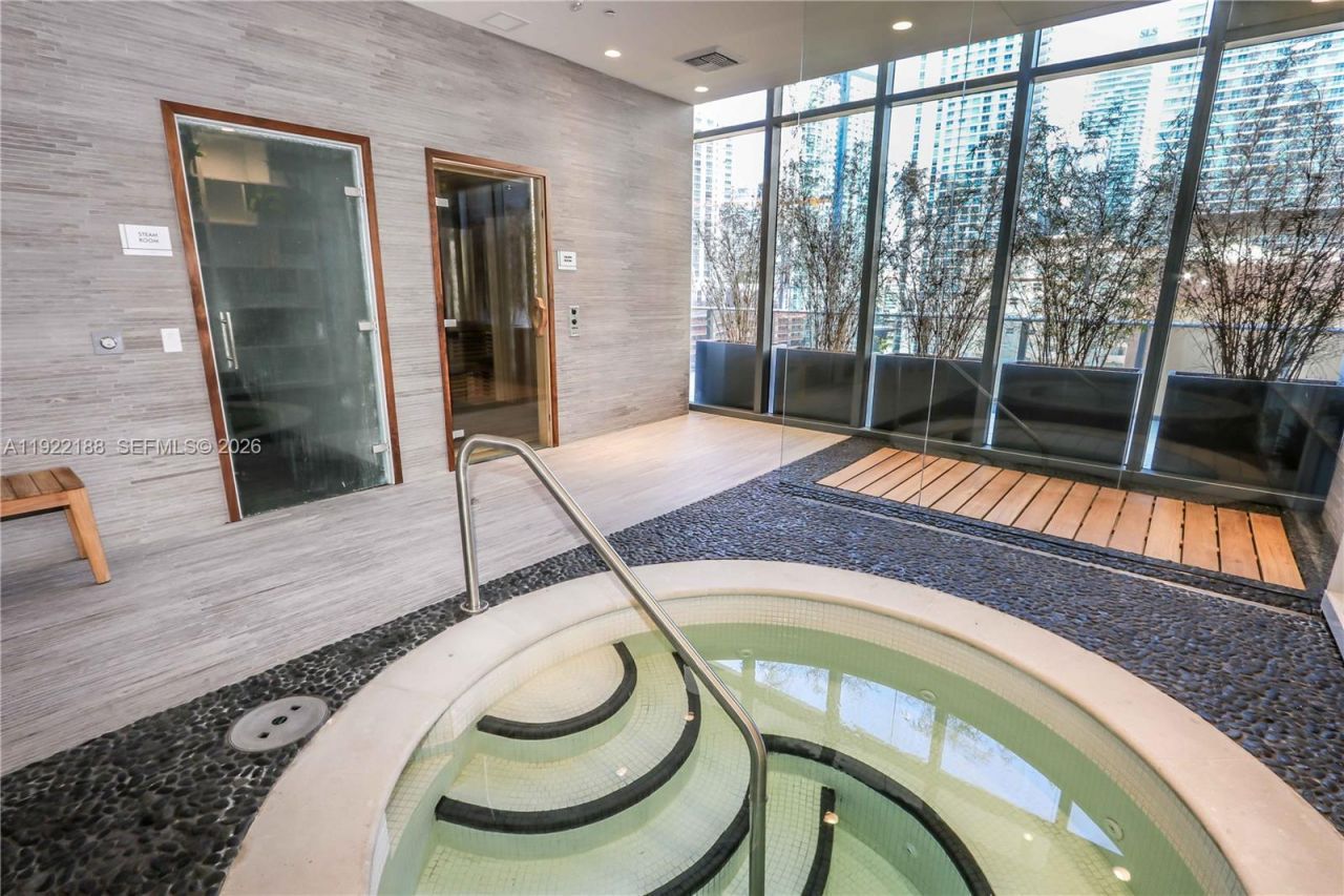 45 SW 9th St, Unit 2201, Miami, FL 33130 Photo