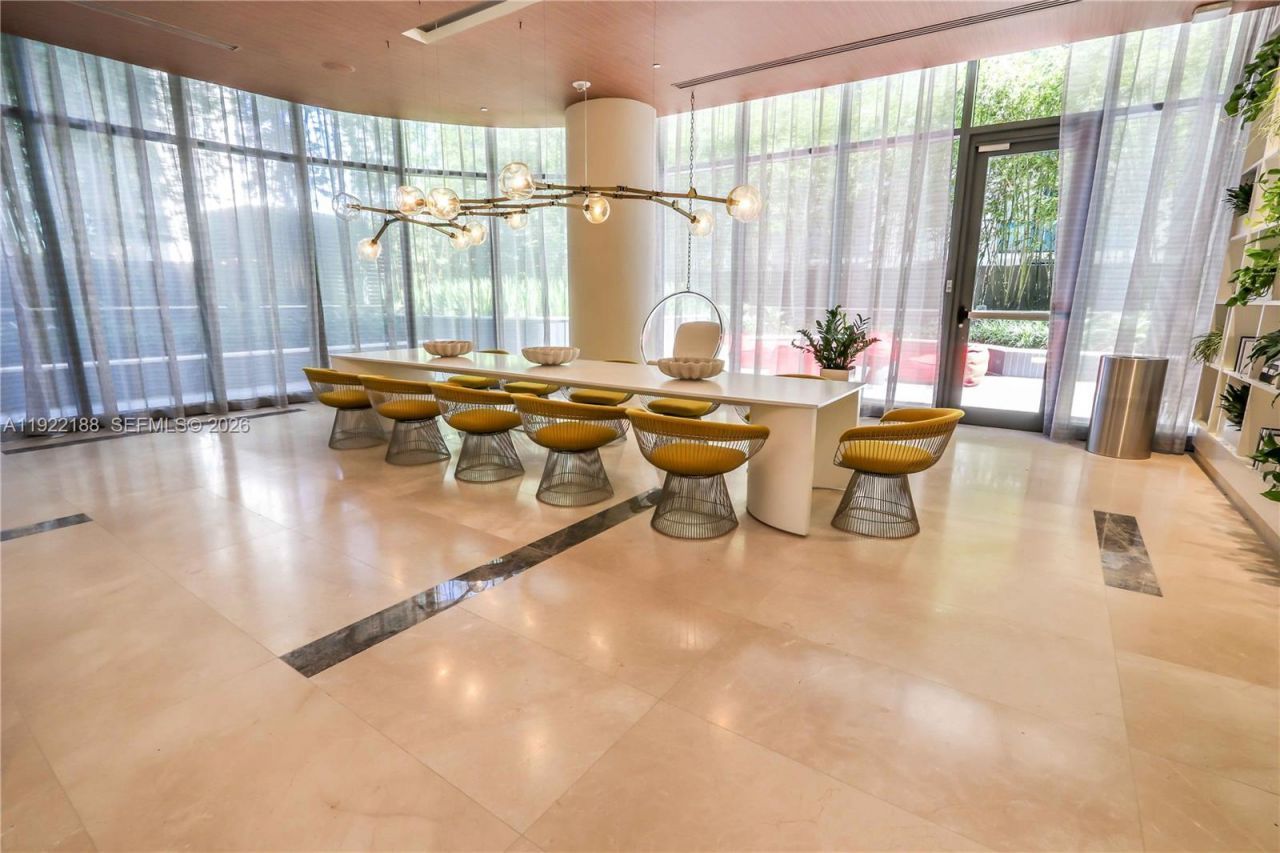 45 SW 9th St, Unit 2201, Miami, FL 33130 Photo