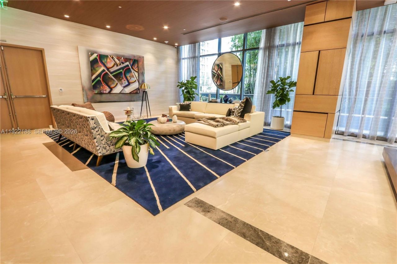 45 SW 9th St, Unit 2201, Miami, FL 33130 Photo