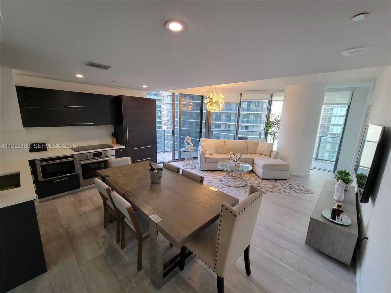 45 SW 9th St, Unit 2201, Miami, FL 33130 Photo