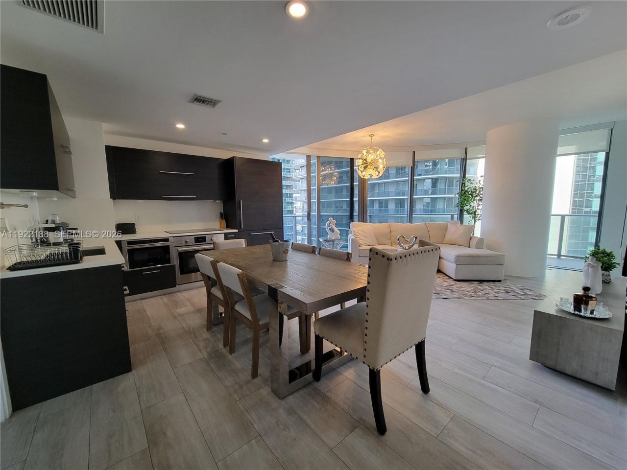 45 SW 9th St, Unit 2201, Miami, FL 33130 Photo
