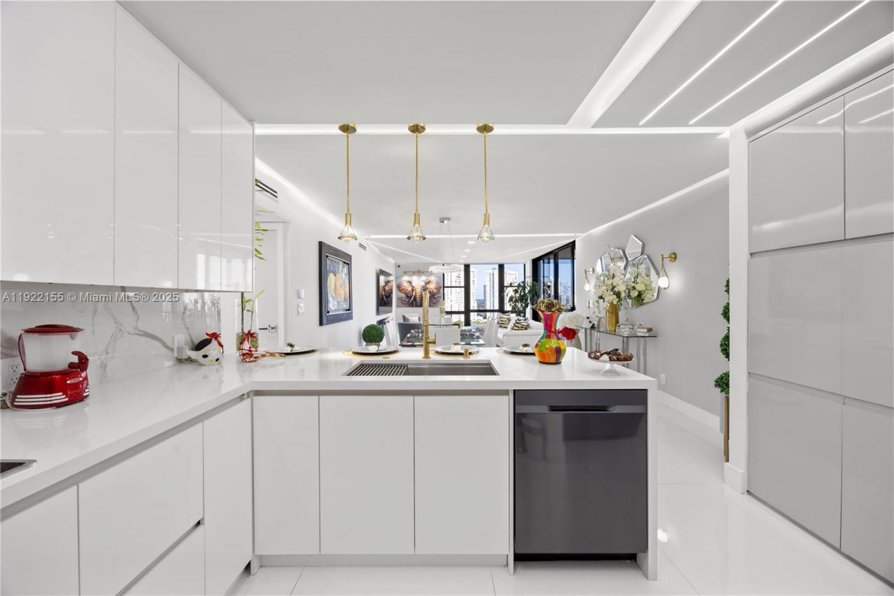 20379 W Country Club Dr, Unit 1533, Aventura, FL 33180 Photo