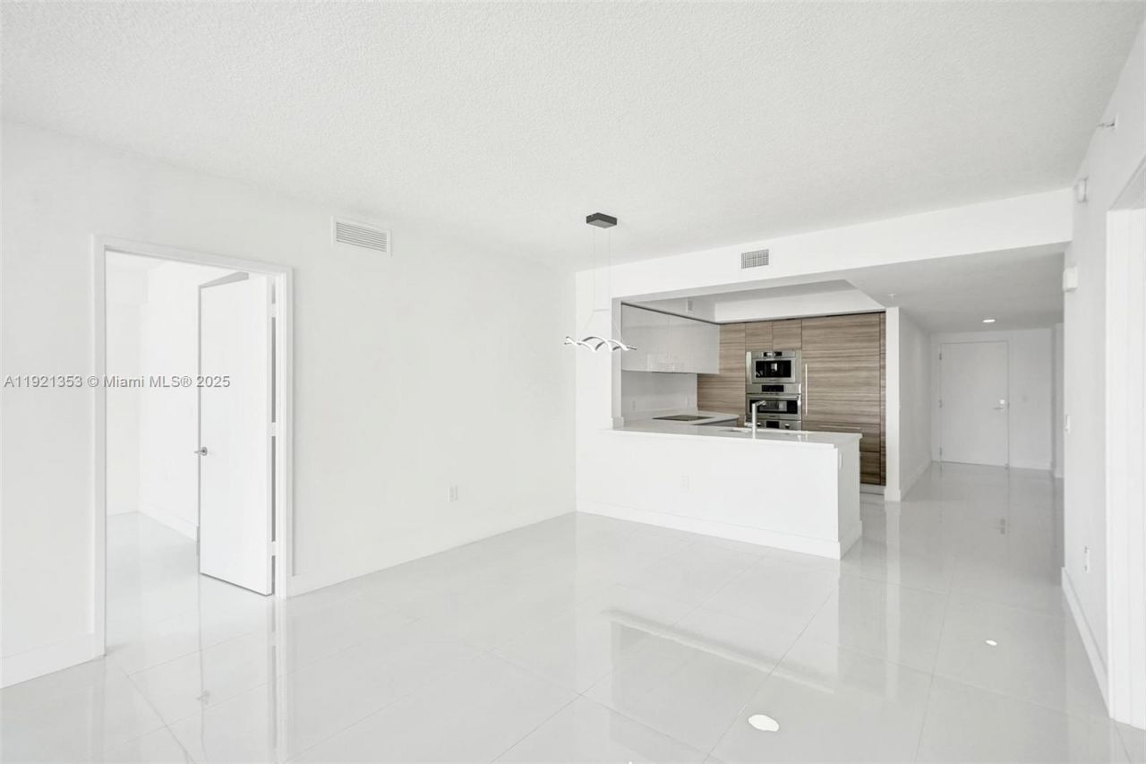 330 Sunny Isles Blvd, Unit 5-805, Sunny Isles Beach, FL 33160 Photo