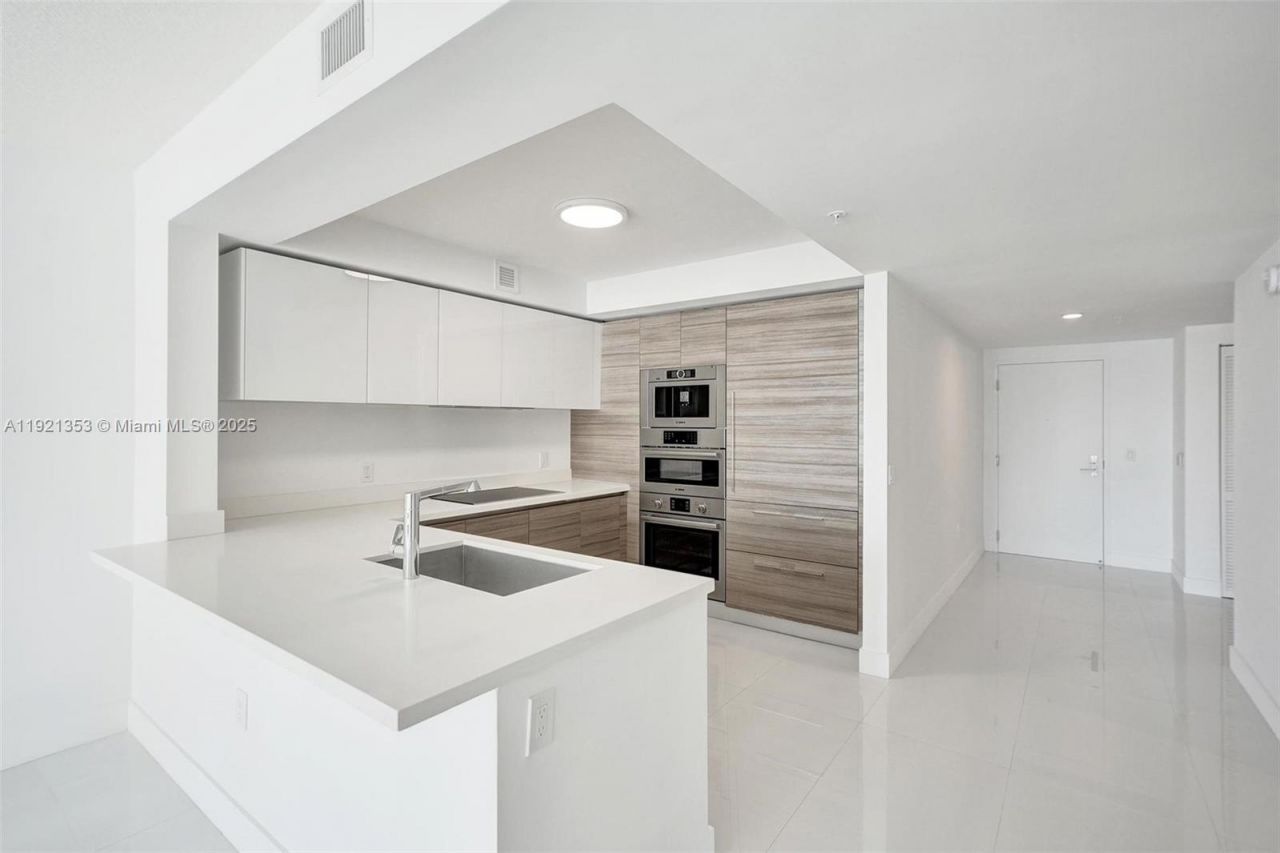 330 Sunny Isles Blvd, Unit 5-805, Sunny Isles Beach, FL 33160 Photo