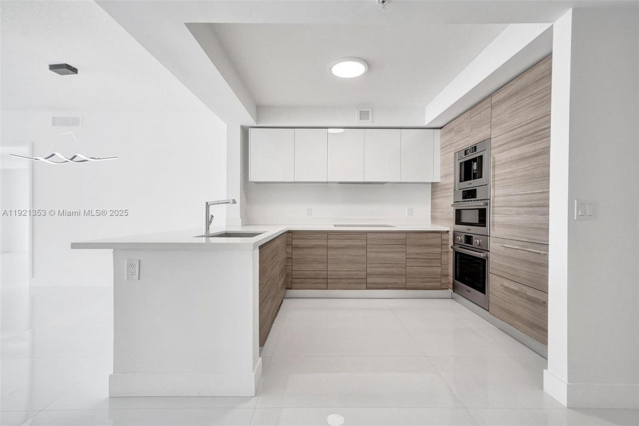 330 Sunny Isles Blvd, Unit 5-805, Sunny Isles Beach, FL 33160 Photo