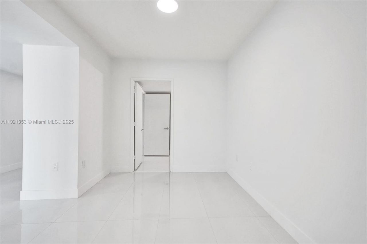 330 Sunny Isles Blvd, Unit 5-805, Sunny Isles Beach, FL 33160 Photo