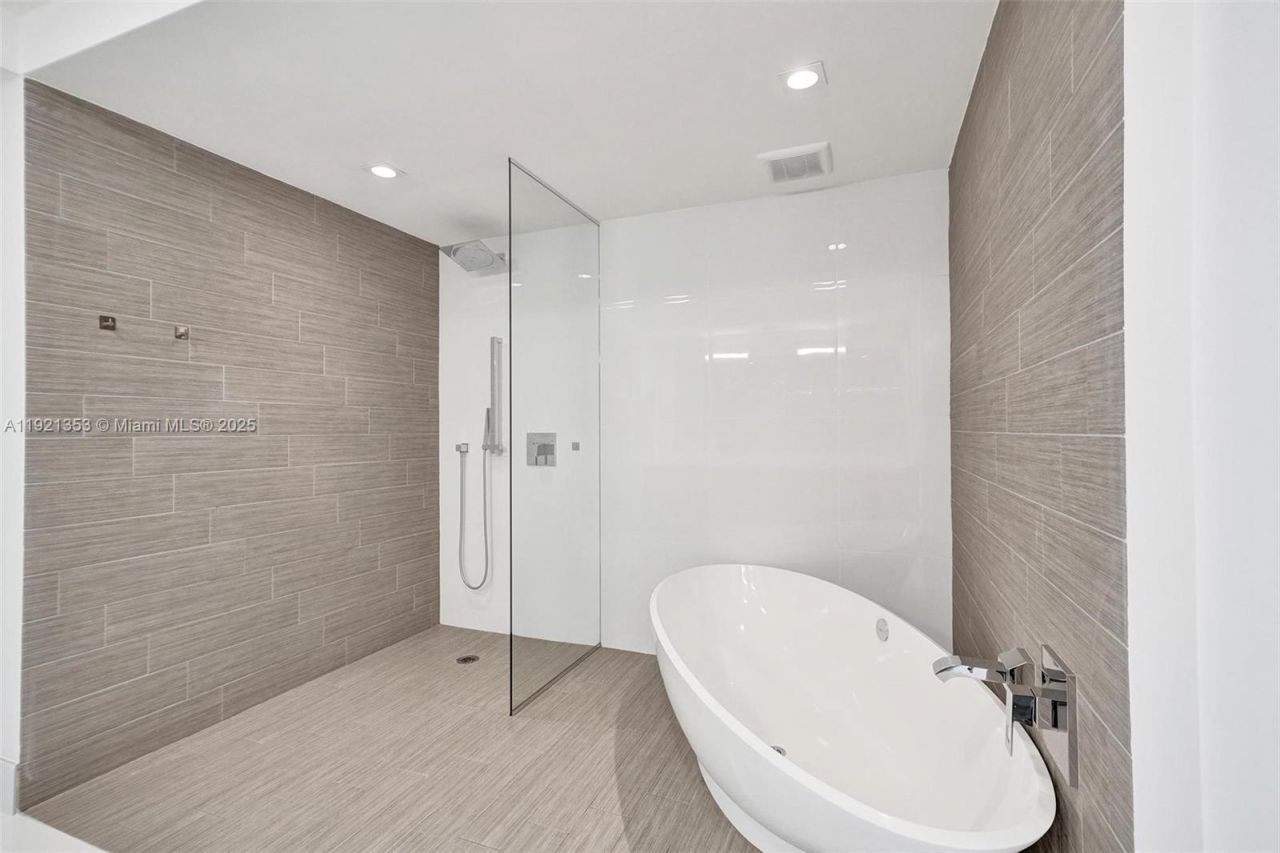 330 Sunny Isles Blvd, Unit 5-805, Sunny Isles Beach, FL 33160 Photo