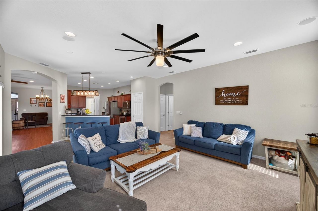 4645 Executive Meadows Drive, Plant City, FL 33567 Photo