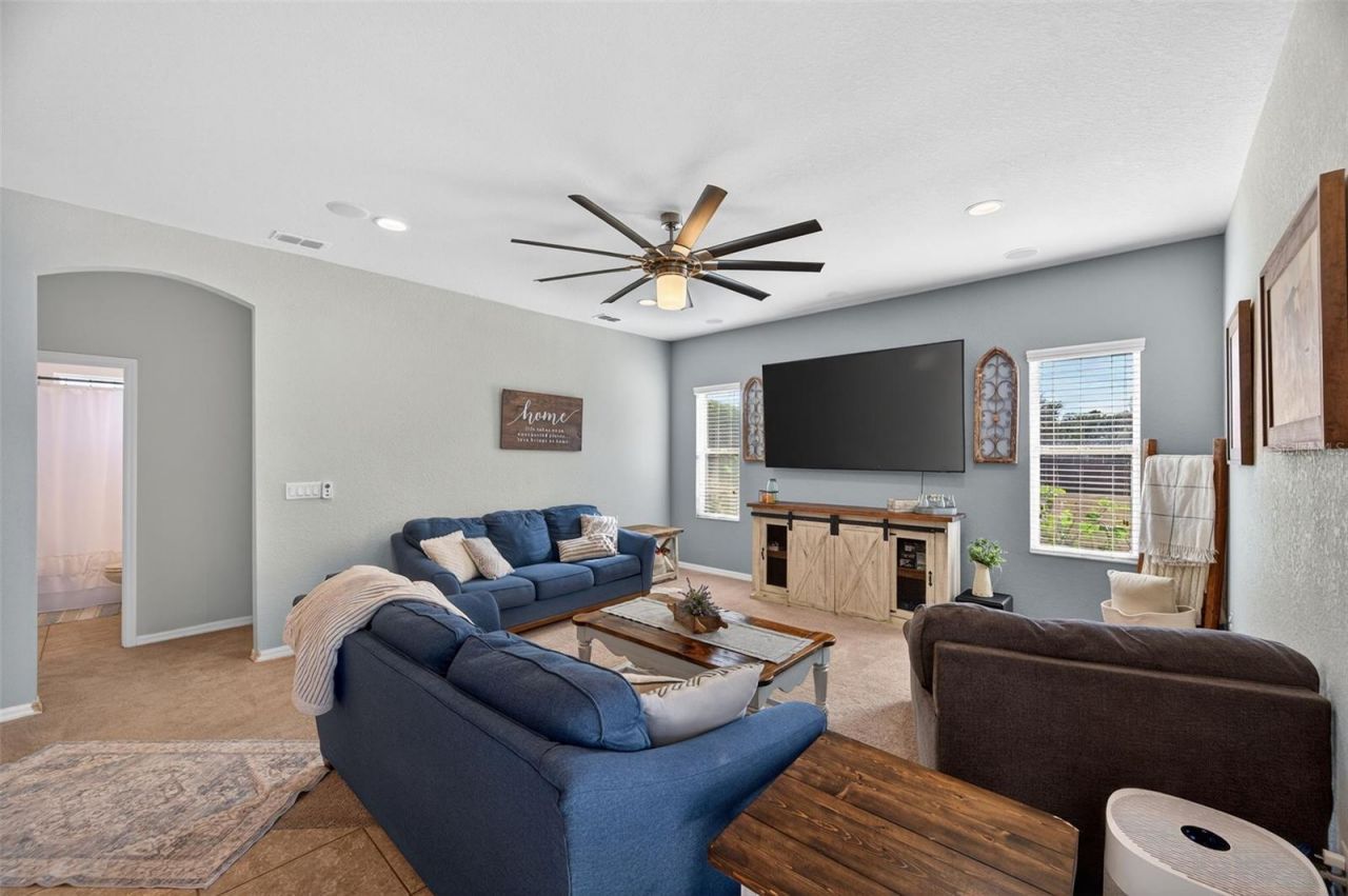 4645 Executive Meadows Drive, Plant City, FL 33567 Photo