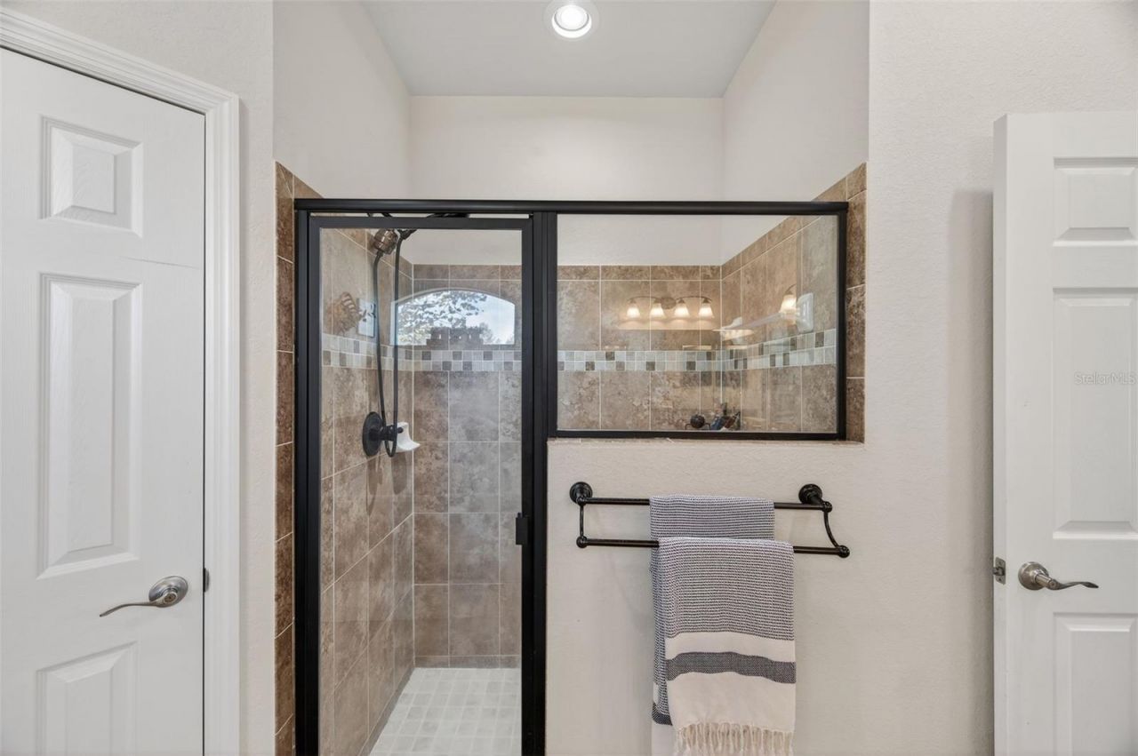 4645 Executive Meadows Drive, Plant City, FL 33567 Photo