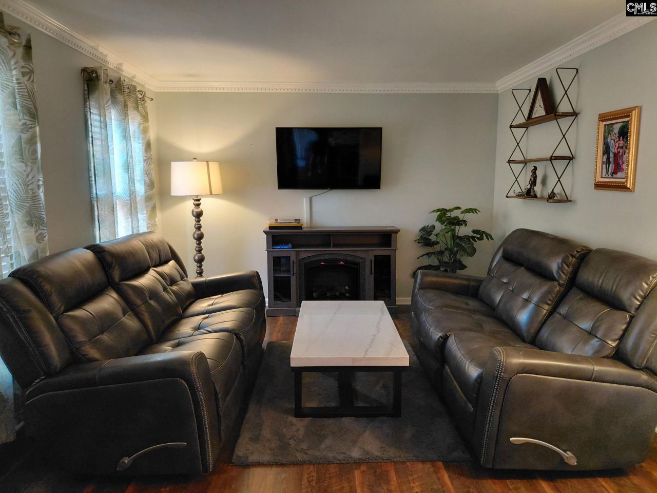 110 Brook Valley Drive Photo 4