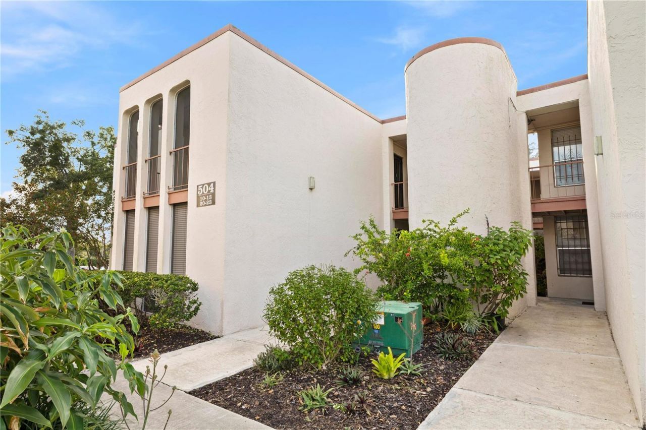 504 Orange Drive, Unit 11, Altamonte Springs, FL 32701 Main Photo