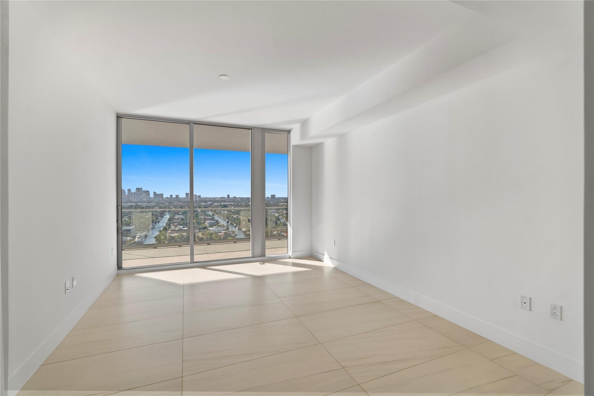 153 N Seabreeze Boulevard, Unit 1704S, Fort Lauderdale, FL 33304 Photo