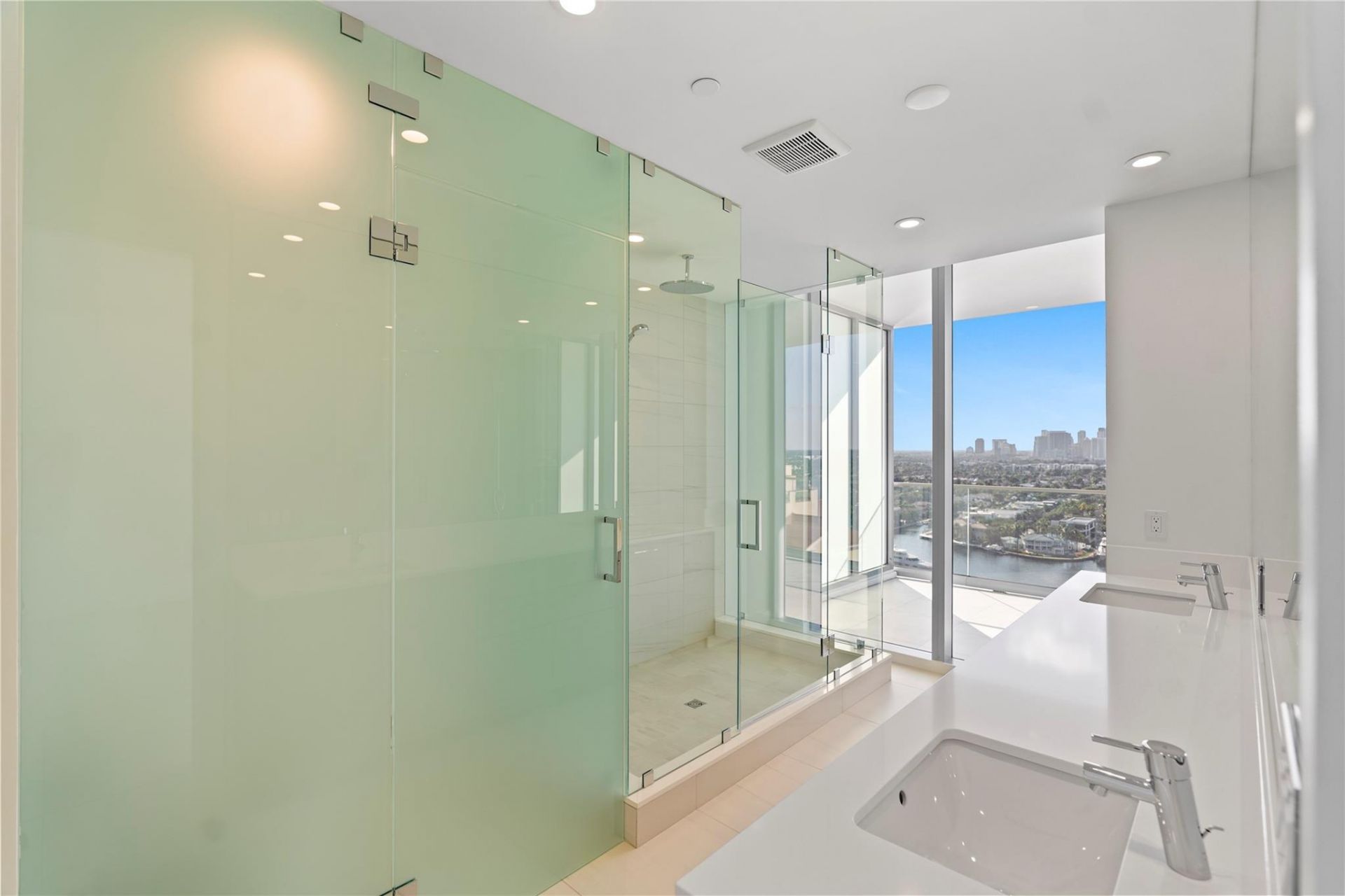 153 N Seabreeze Boulevard, Unit 1704S, Fort Lauderdale, FL 33304 Photo