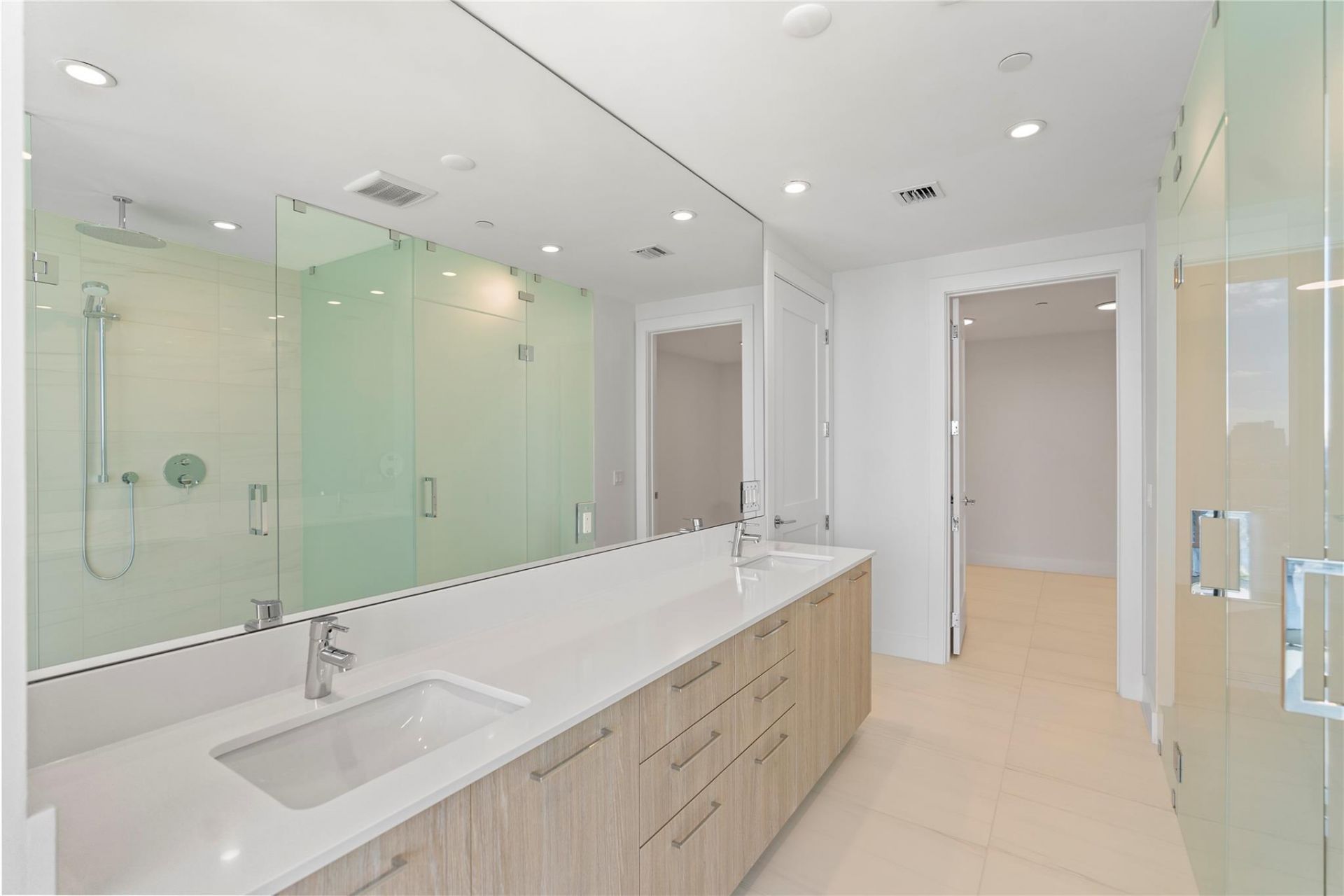 153 N Seabreeze Boulevard, Unit 1704S, Fort Lauderdale, FL 33304 Photo