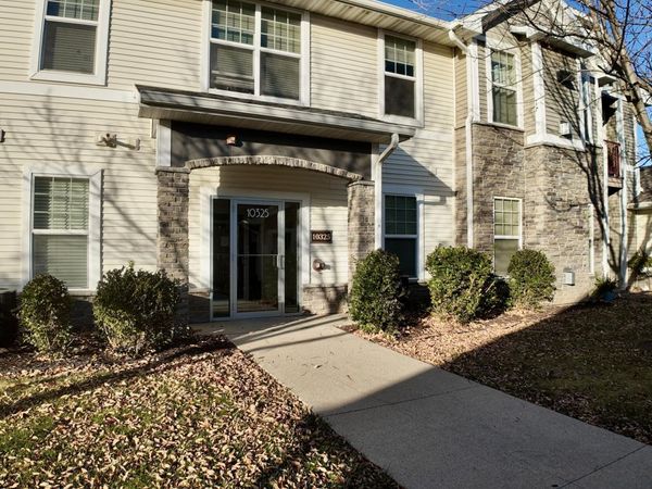 10325 Providence Drive, Unit 104, Johnston, IA 50131