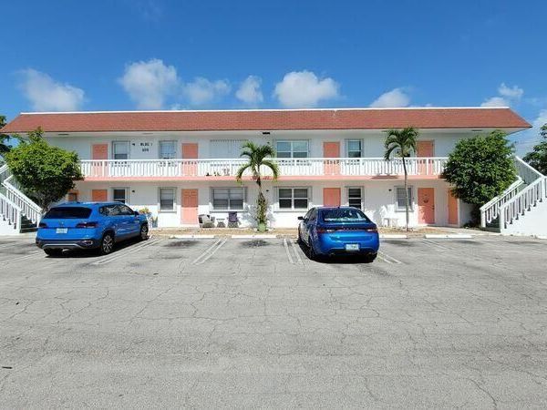 609 NE 6th Court, Unit H, Boynton Beach, FL 33435