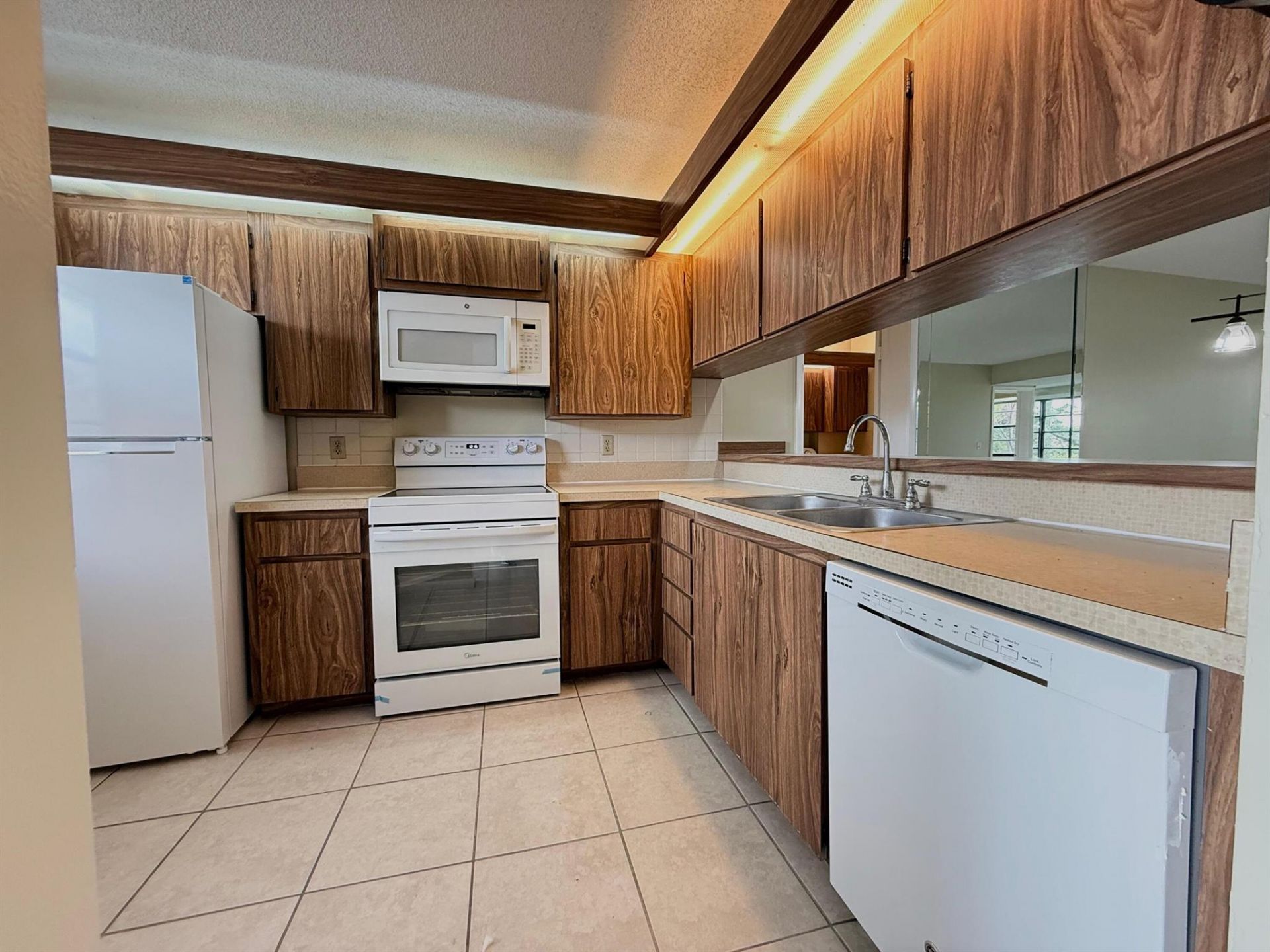 3515 Village Boulevard, Unit 202, West Palm Beach, FL 33409 Photo