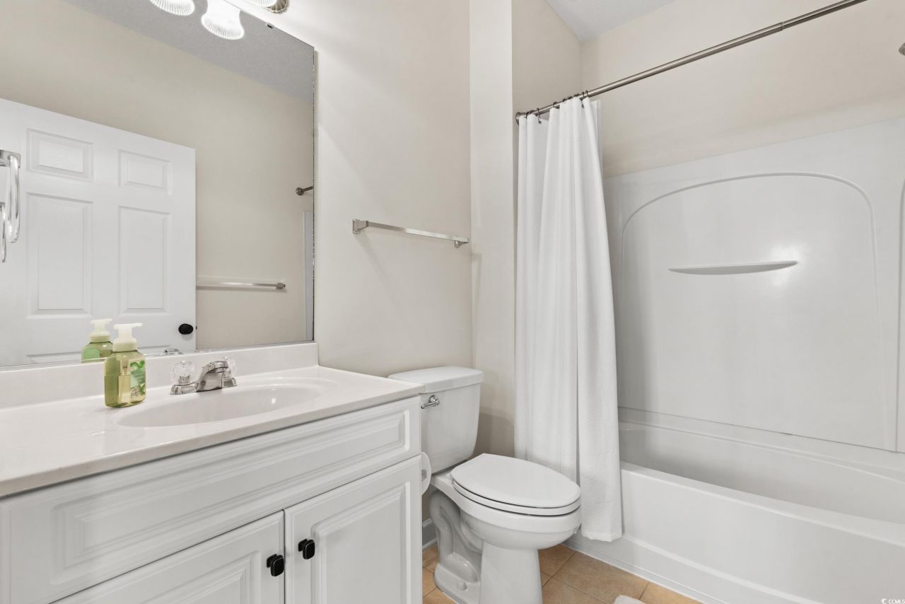 604 Heathrow Dr. Photo 15