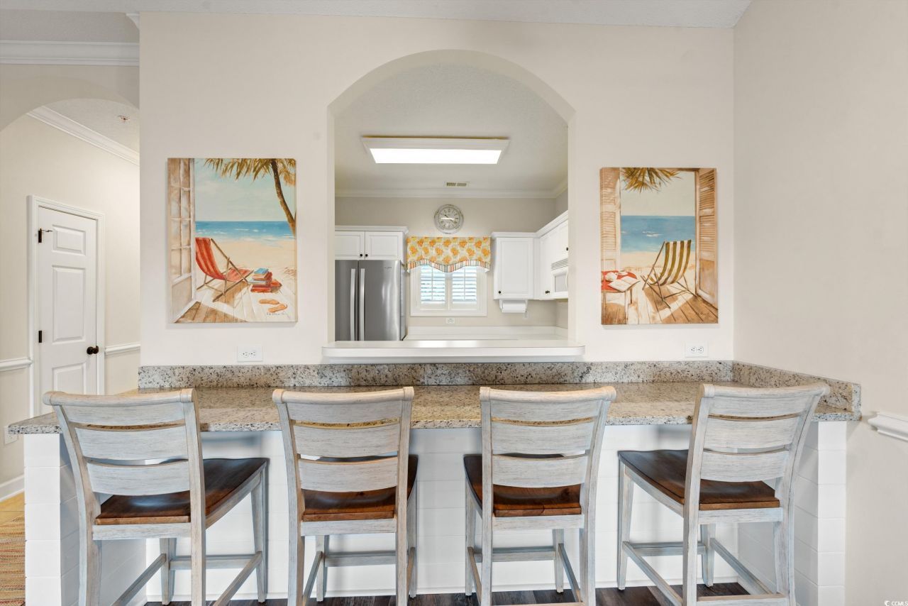 604 Heathrow Dr. Photo 6