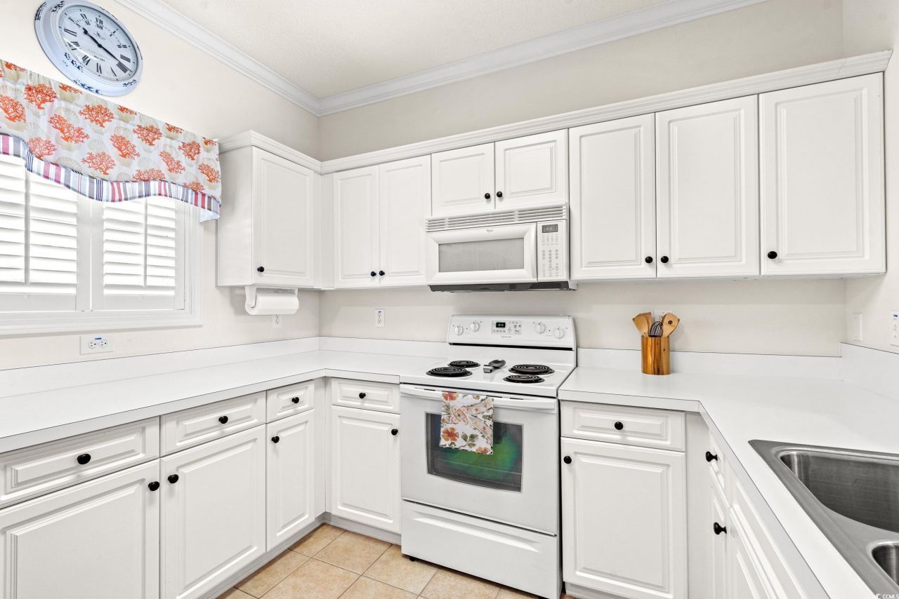 604 Heathrow Dr. Photo 8