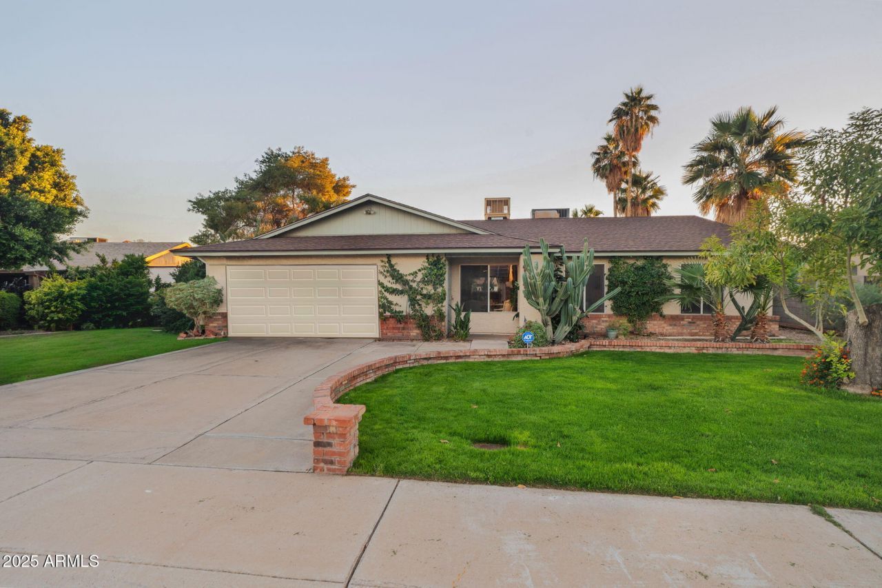 4841 E Desert View Drive, Phoenix, AZ 85044 Main Photo