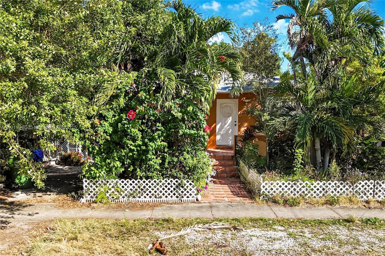 2845 SW 37th Ct, Miami, FL 33134 Photo