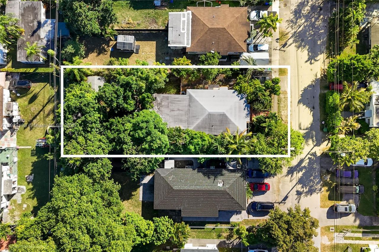 2845 SW 37th Ct, Miami, FL 33134 Photo