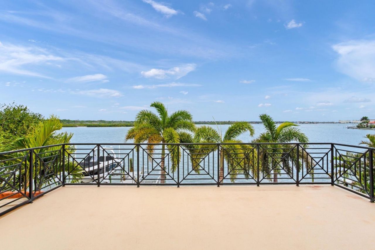 17371 Kennedy Drive, North Redington Beach, FL 33708 Photo