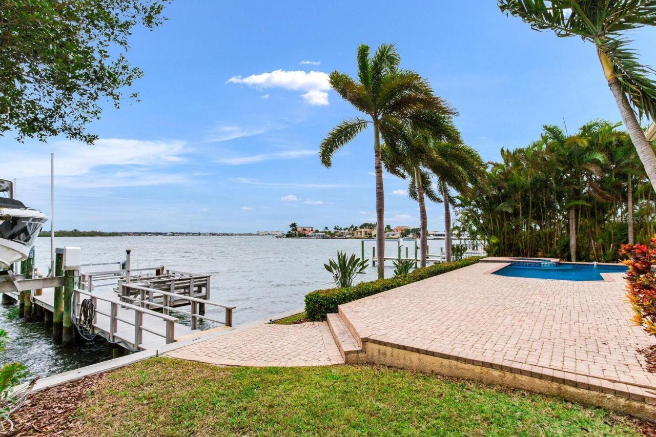 17371 Kennedy Drive, North Redington Beach, FL 33708 Photo