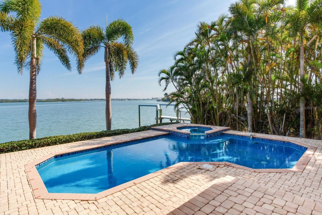 17371 Kennedy Drive, North Redington Beach, FL 33708 Photo