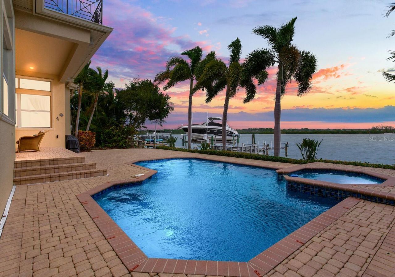 17371 Kennedy Drive, North Redington Beach, FL 33708 Photo