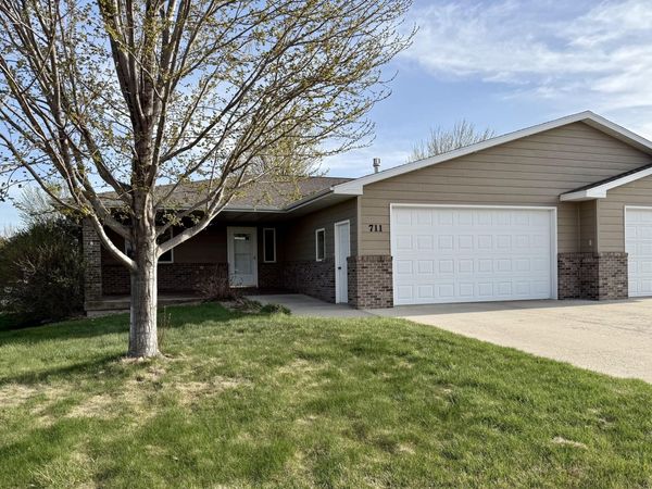 711 W 16th Avenue, Mitchell, SD 57301