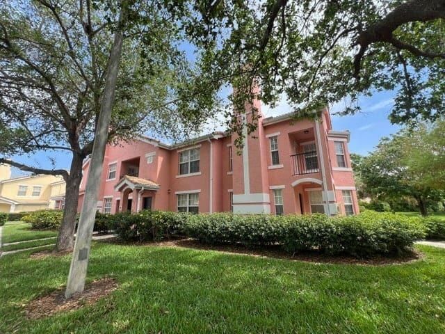 132 SW Peacock Boulevard, Unit 17-104, Port Saint Lucie, FL 34986 Photo