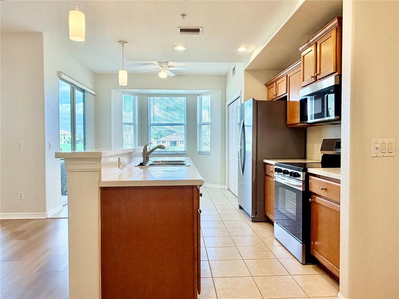 819 Fairwaycove Lane, Unit 102, Bradenton, FL 34212 Photo