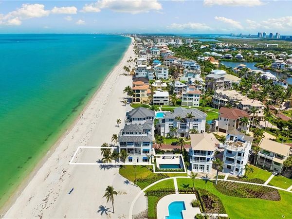 110 Kaula LN, BONITA SPRINGS, FL 34134