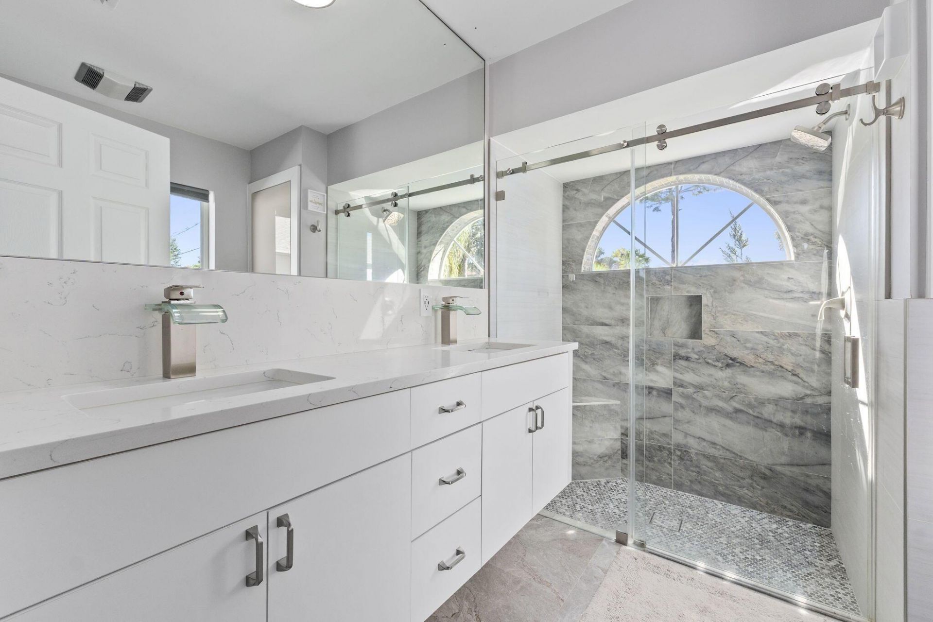 2471 SE Leithgow Street, Port Saint Lucie, FL 34952 Photo