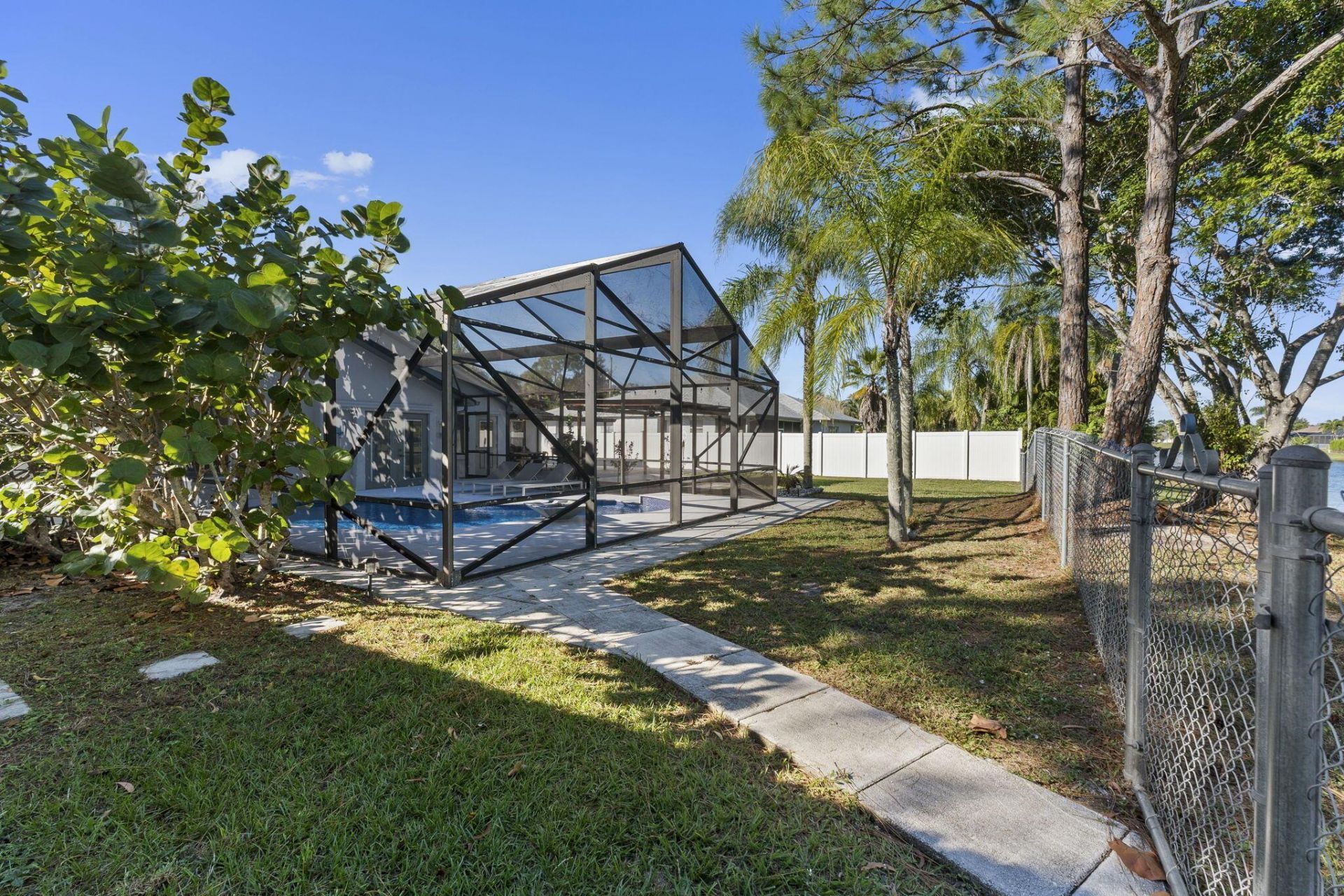 2471 SE Leithgow Street, Port Saint Lucie, FL 34952 Photo