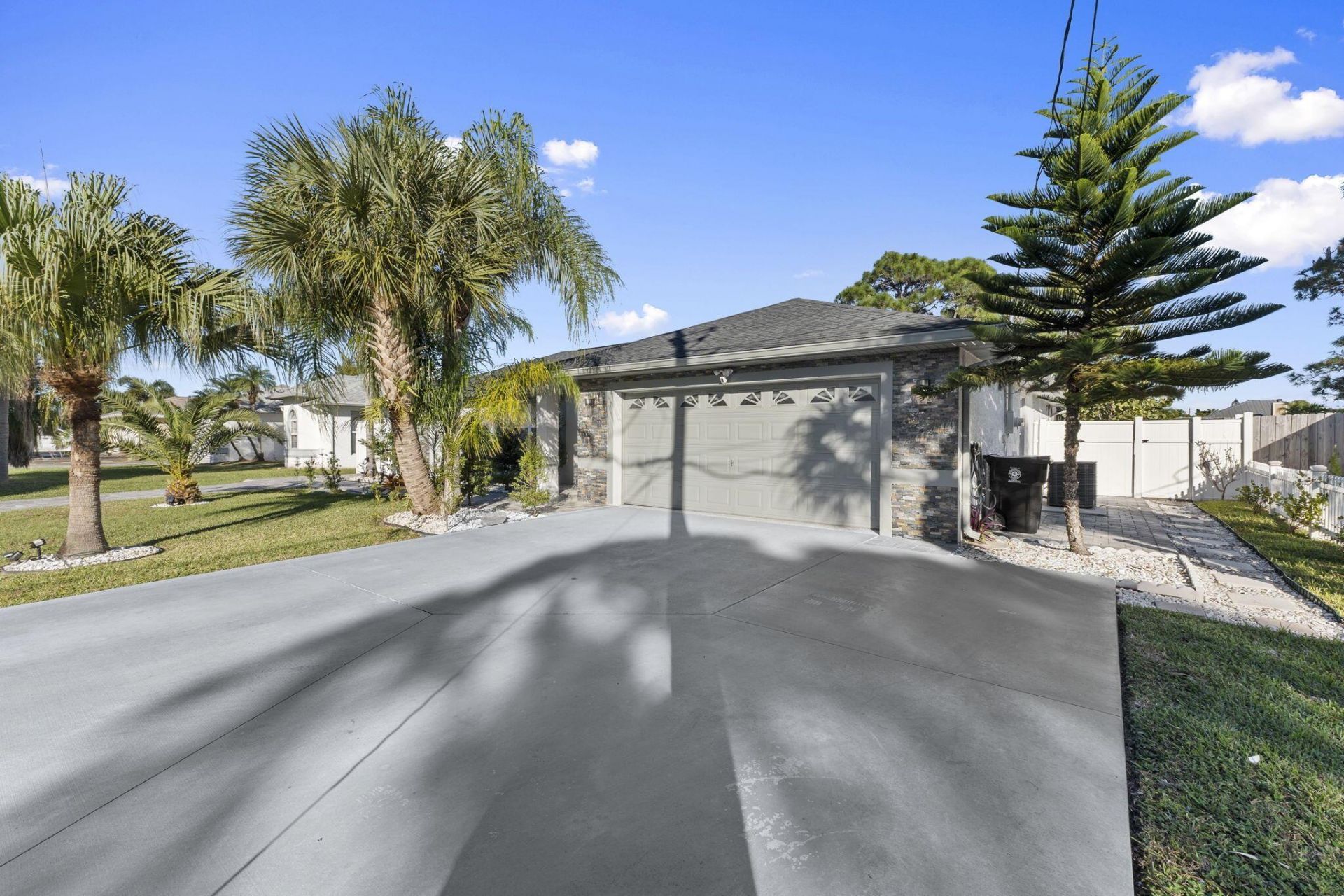 2471 SE Leithgow Street, Port Saint Lucie, FL 34952 Photo