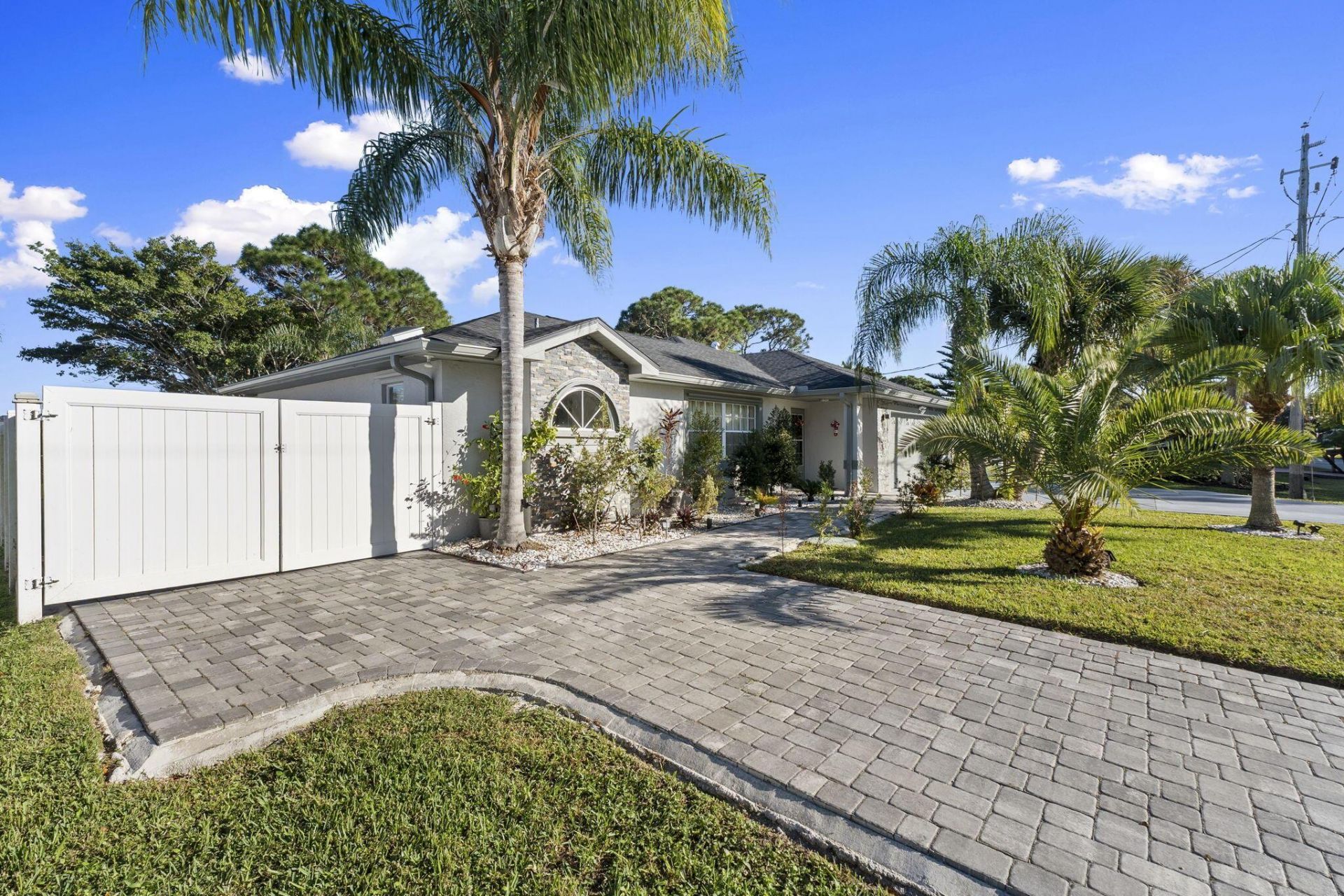 2471 SE Leithgow Street, Port Saint Lucie, FL 34952 Photo