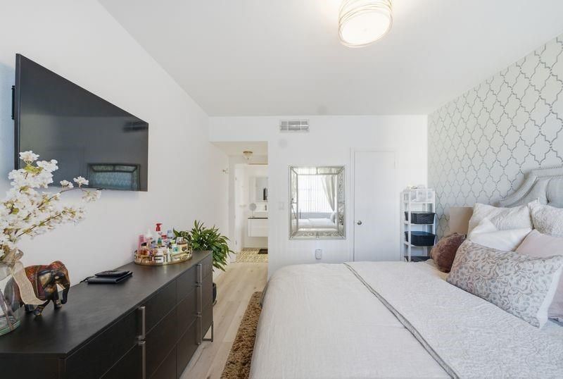 1950 S Ocean Drive, Unit 2M, Hallandale Beach, FL 33009 Photo