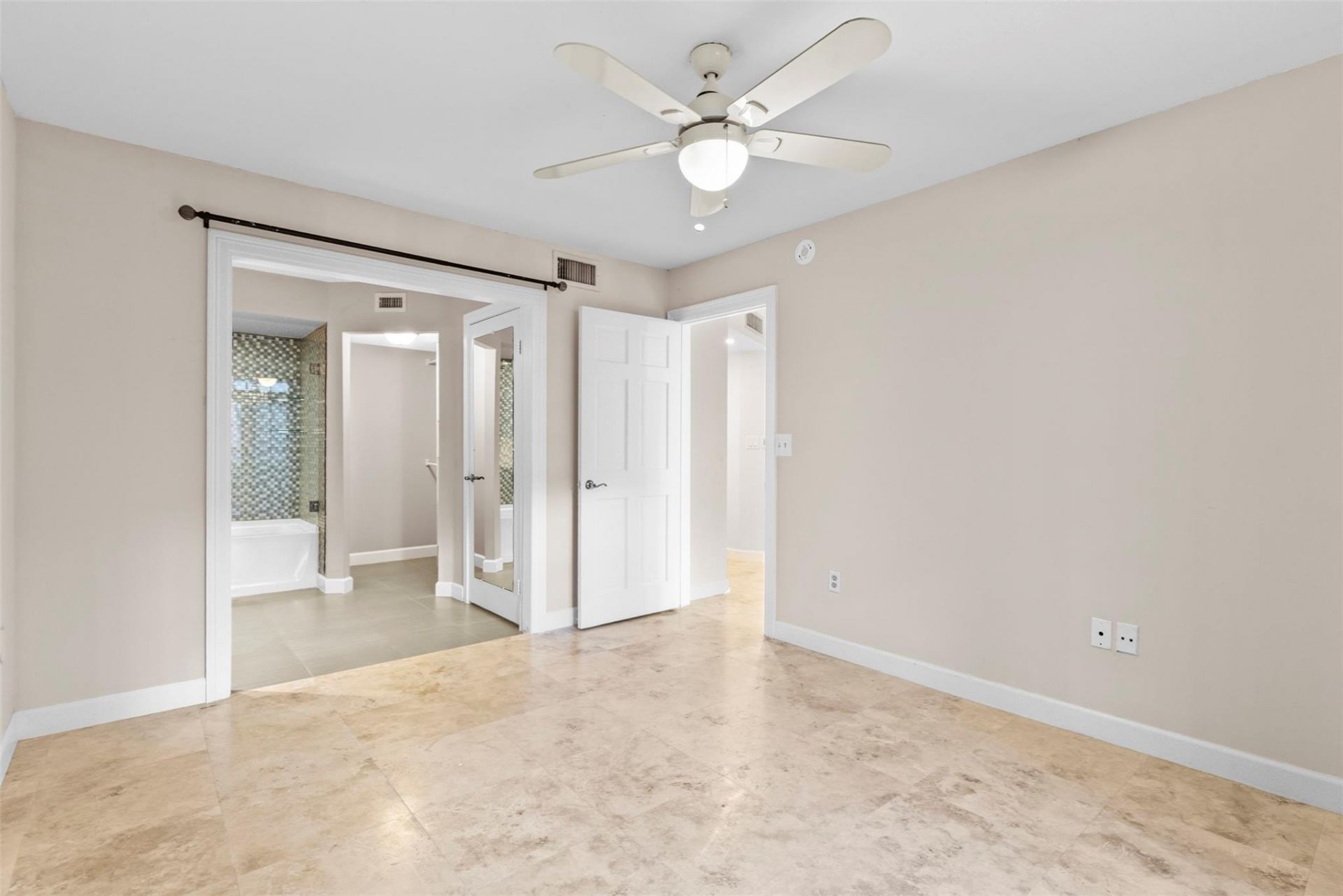 1280 S Alhambra Circle, Unit 2112, Coral Gables, FL 33146 Photo