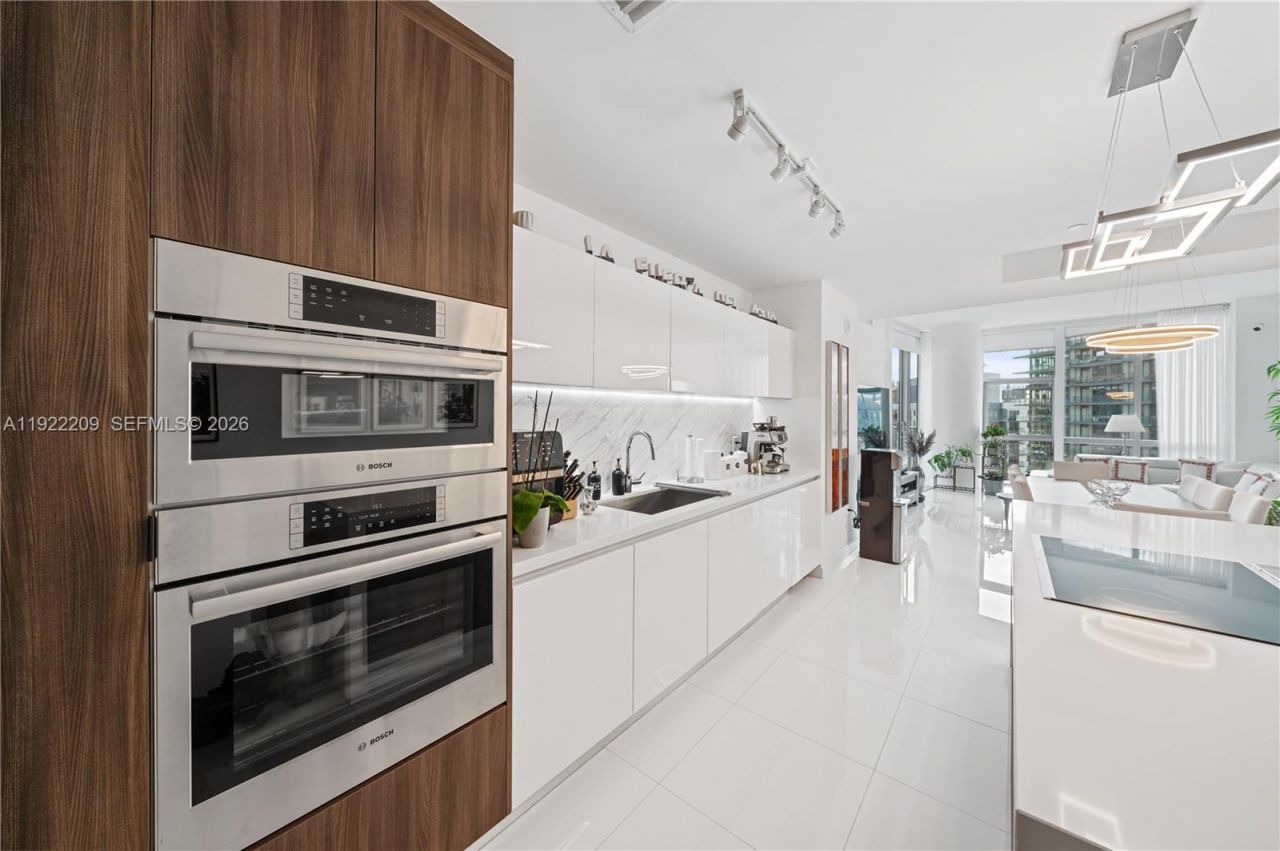 851 NE 1st Ave, Unit 3911, Miami, FL 33132 Photo