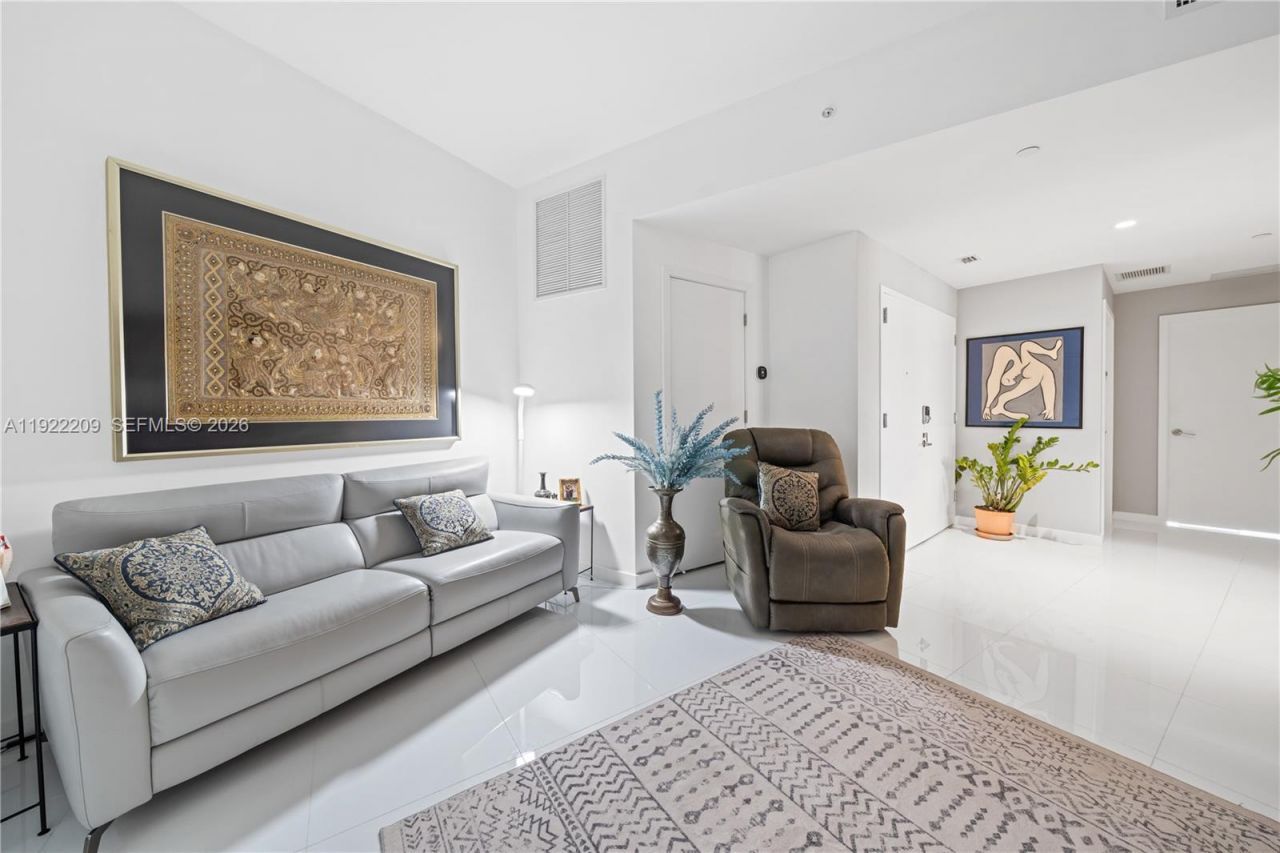 851 NE 1st Ave, Unit 3911, Miami, FL 33132 Photo