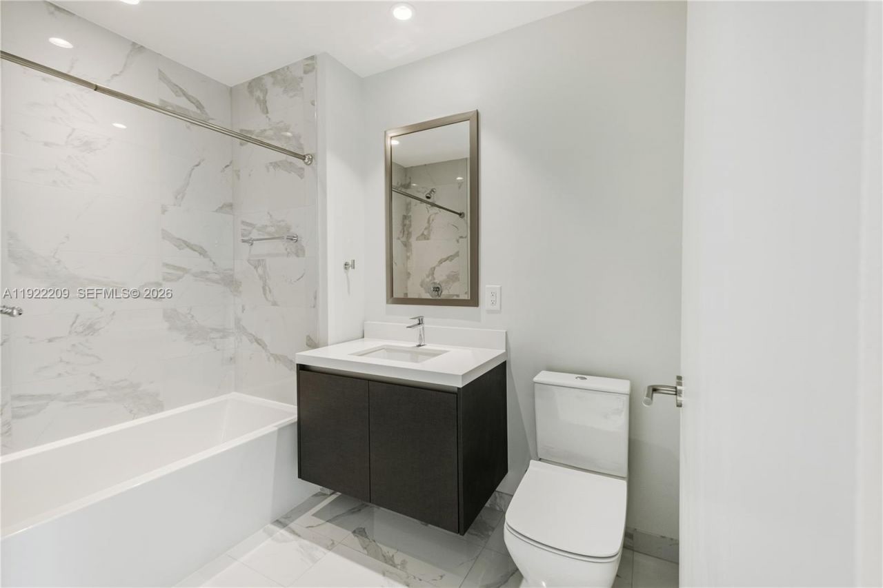 851 NE 1st Ave, Unit 3911, Miami, FL 33132 Photo