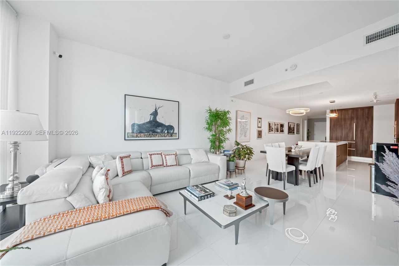 851 NE 1st Ave, Unit 3911, Miami, FL 33132 Photo